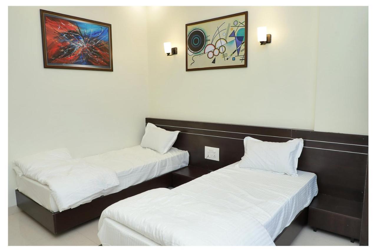 Hotel Opal Plaza Executive Waluj Buzurg المظهر الخارجي الصورة