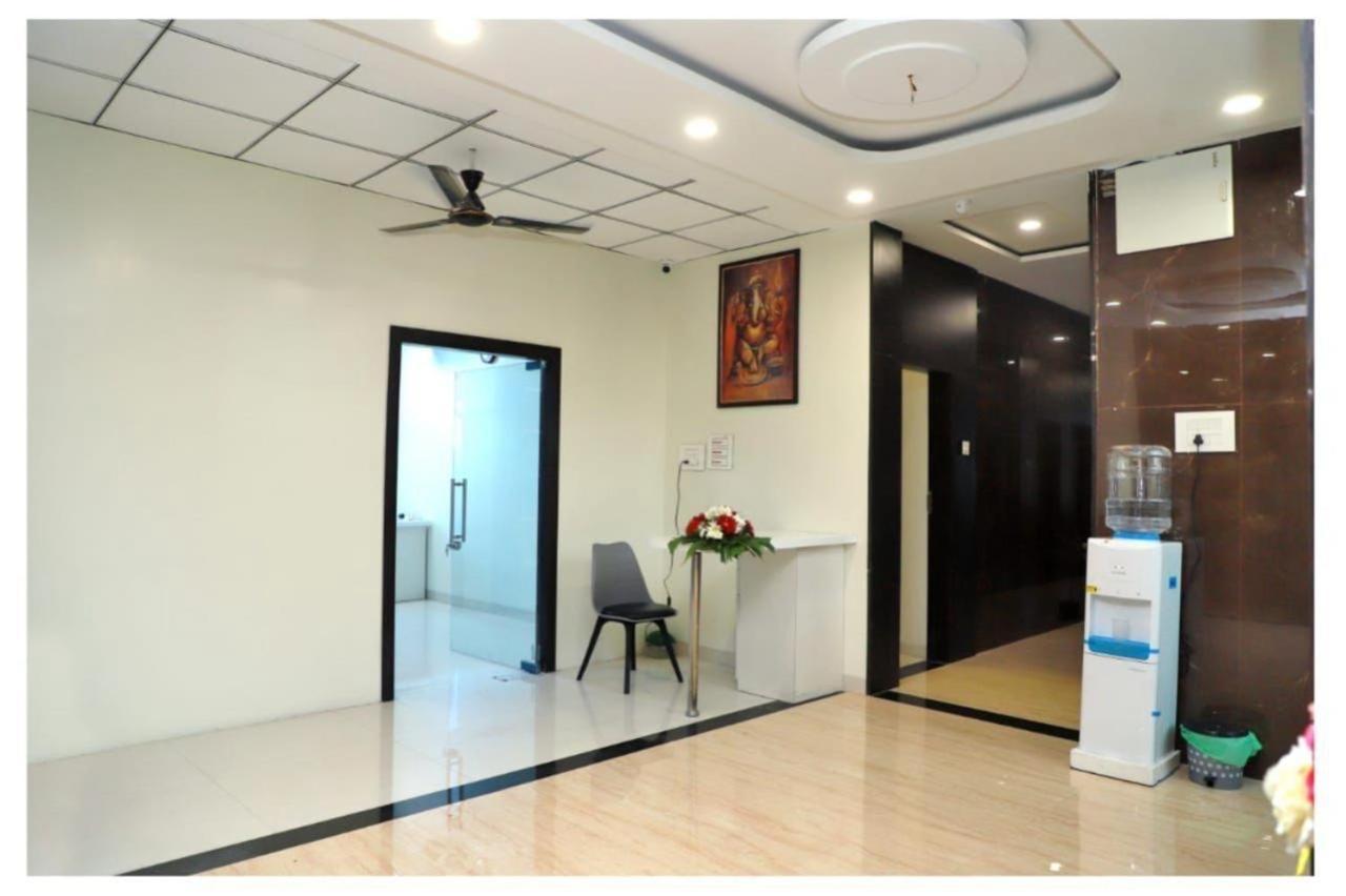 Hotel Opal Plaza Executive Waluj Buzurg المظهر الخارجي الصورة