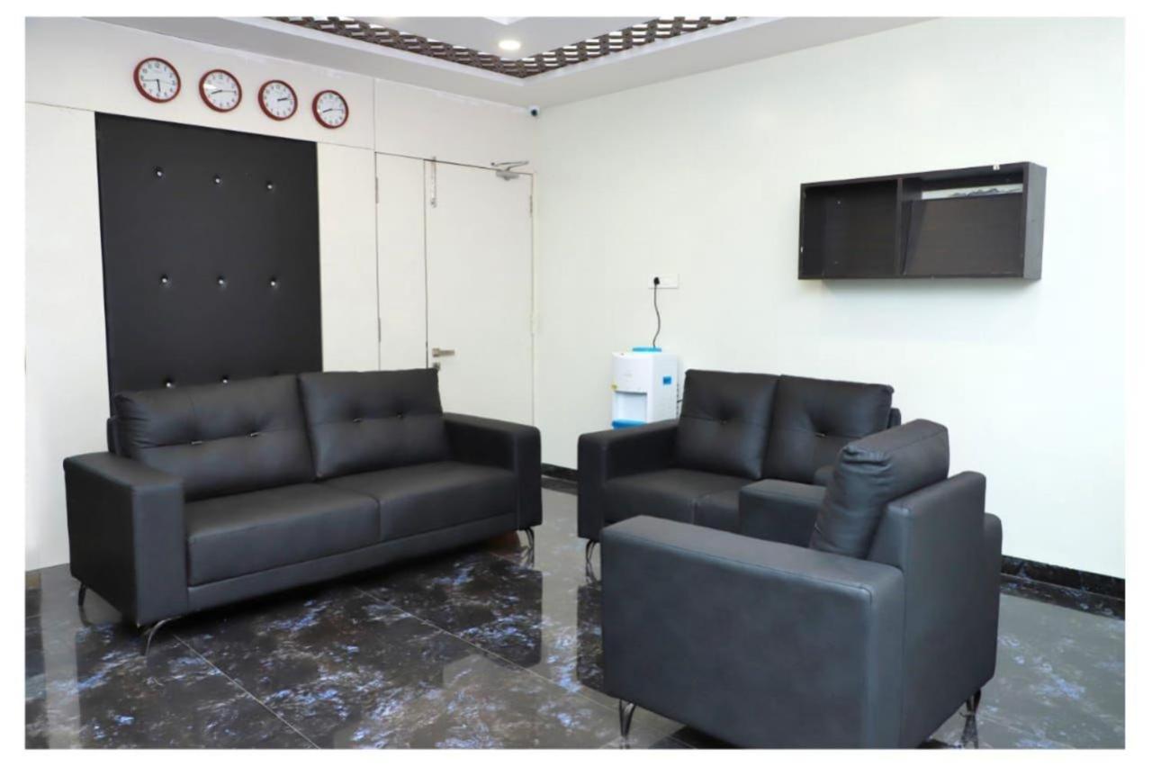 Hotel Opal Plaza Executive Waluj Buzurg المظهر الخارجي الصورة